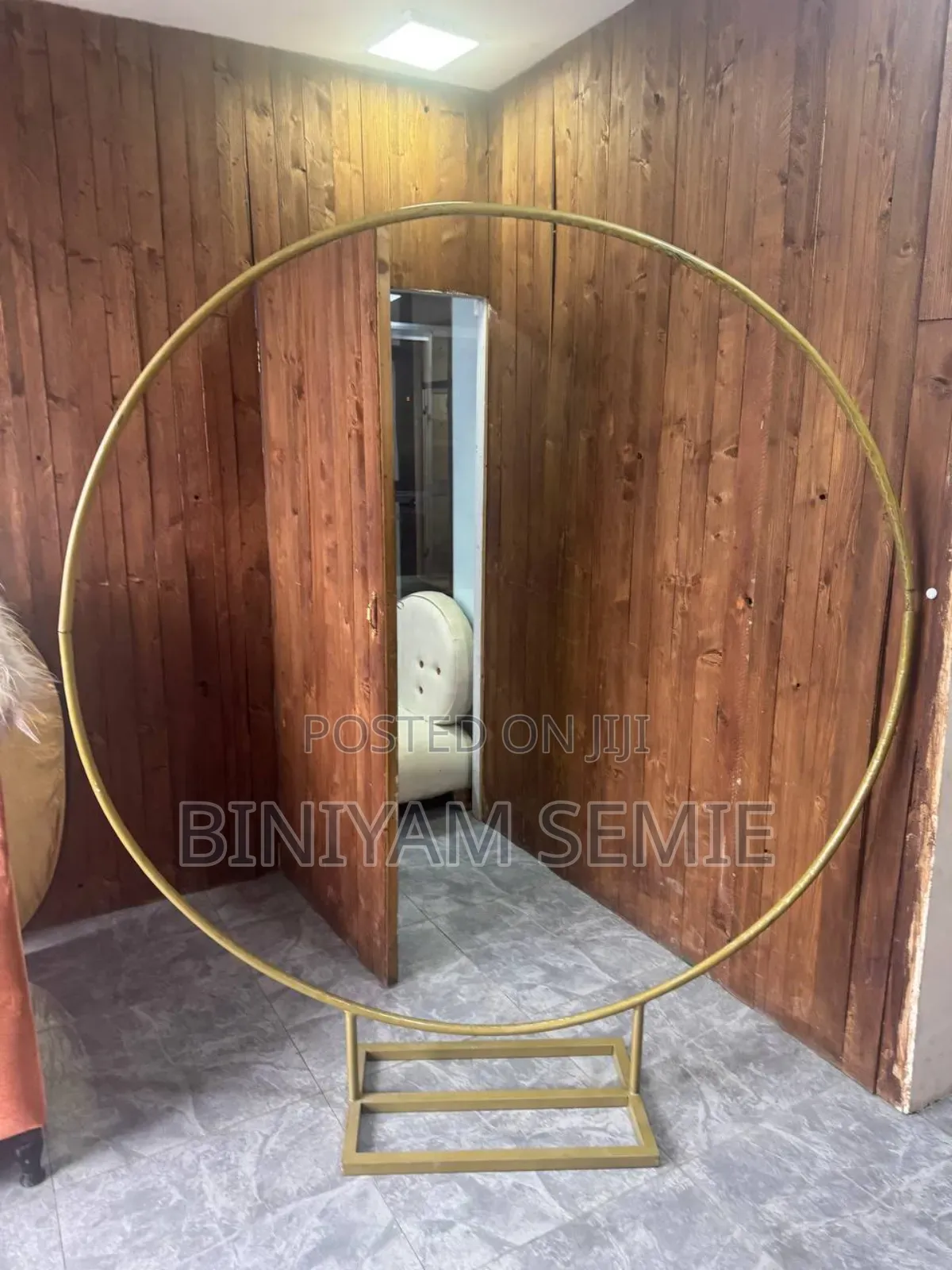 ዲኮር እቃዋች አንድ ላይ የሚሸጥ