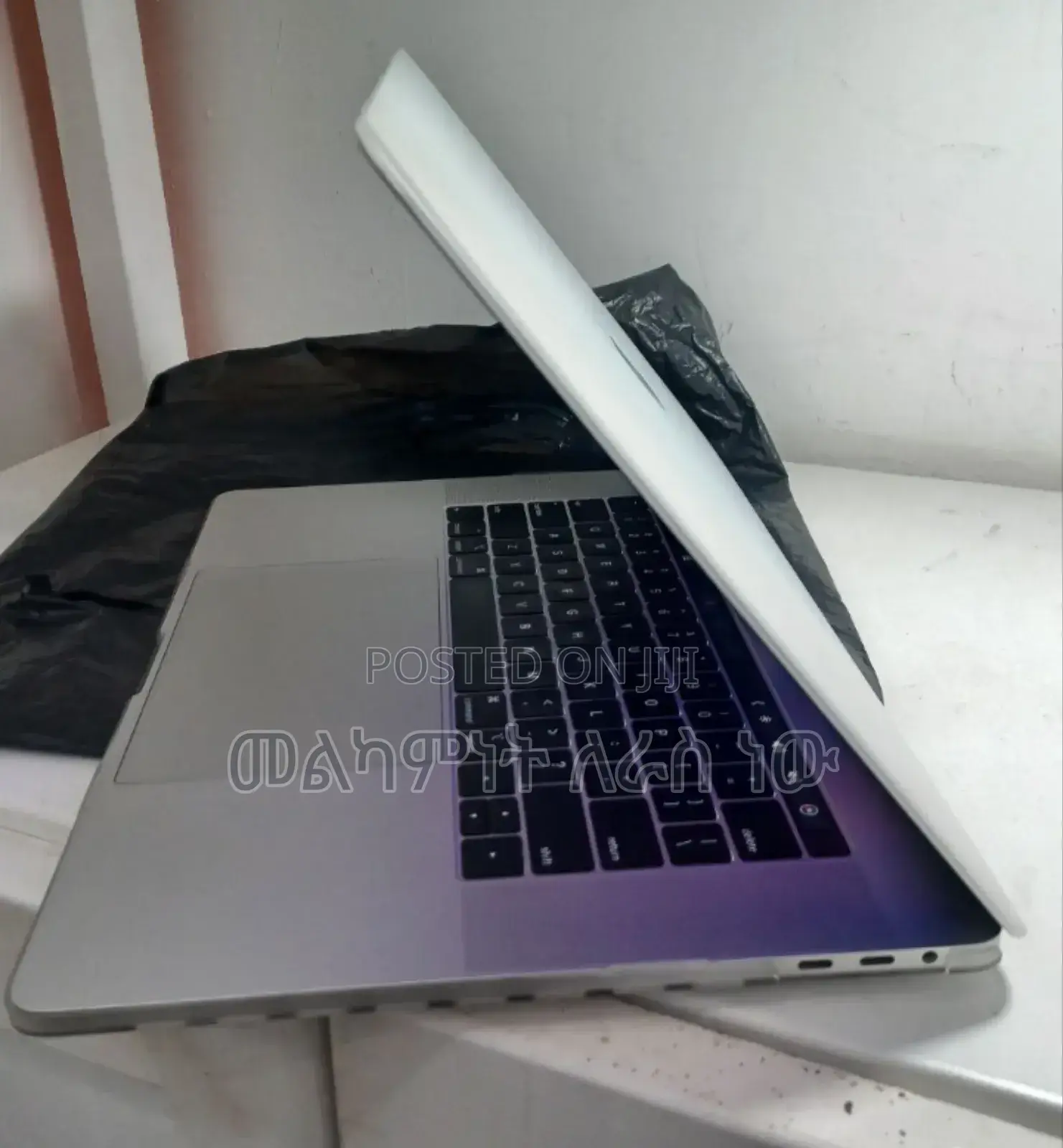 New Laptop Apple MacBook Pro 2018 32GB Intel Core I9 SSD 1T