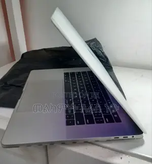 Photo - New Laptop Apple MacBook Pro 2018 32GB Intel Core I9 SSD 1T