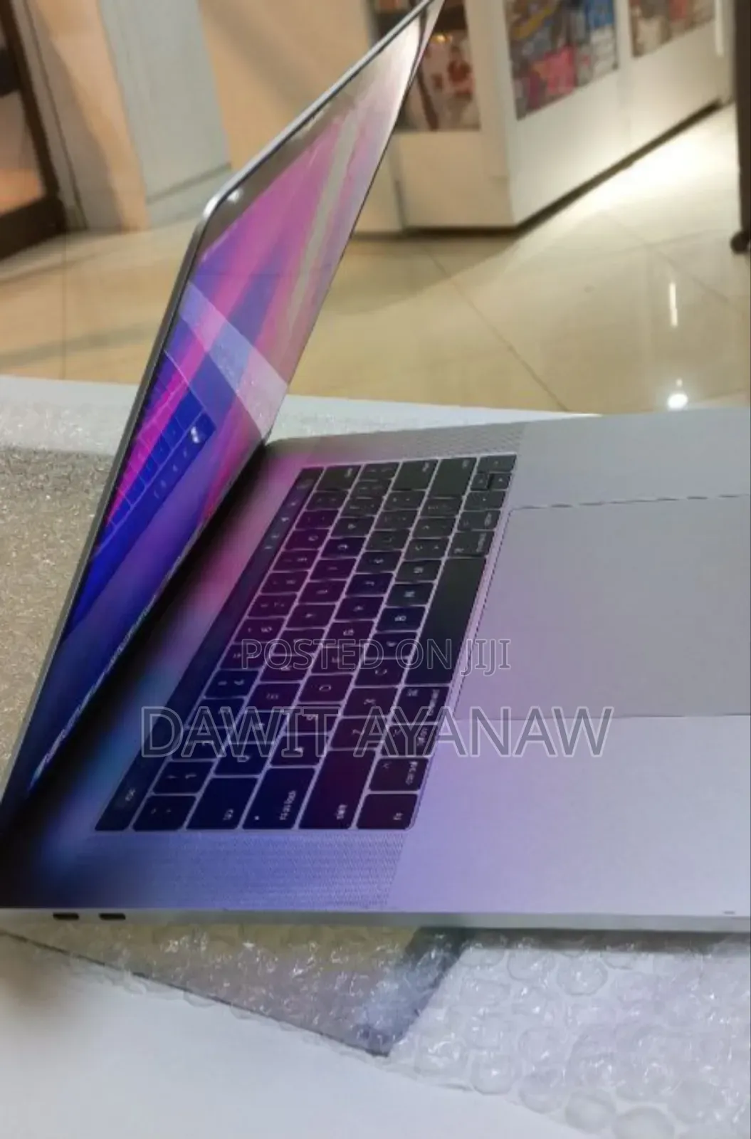 New Laptop Apple MacBook Pro 2017 16GB Intel Core I7 SSD 256GB