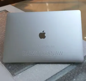 New Laptop Apple MacBook Pro 2017 16GB Intel Core I7 SSD 256GB