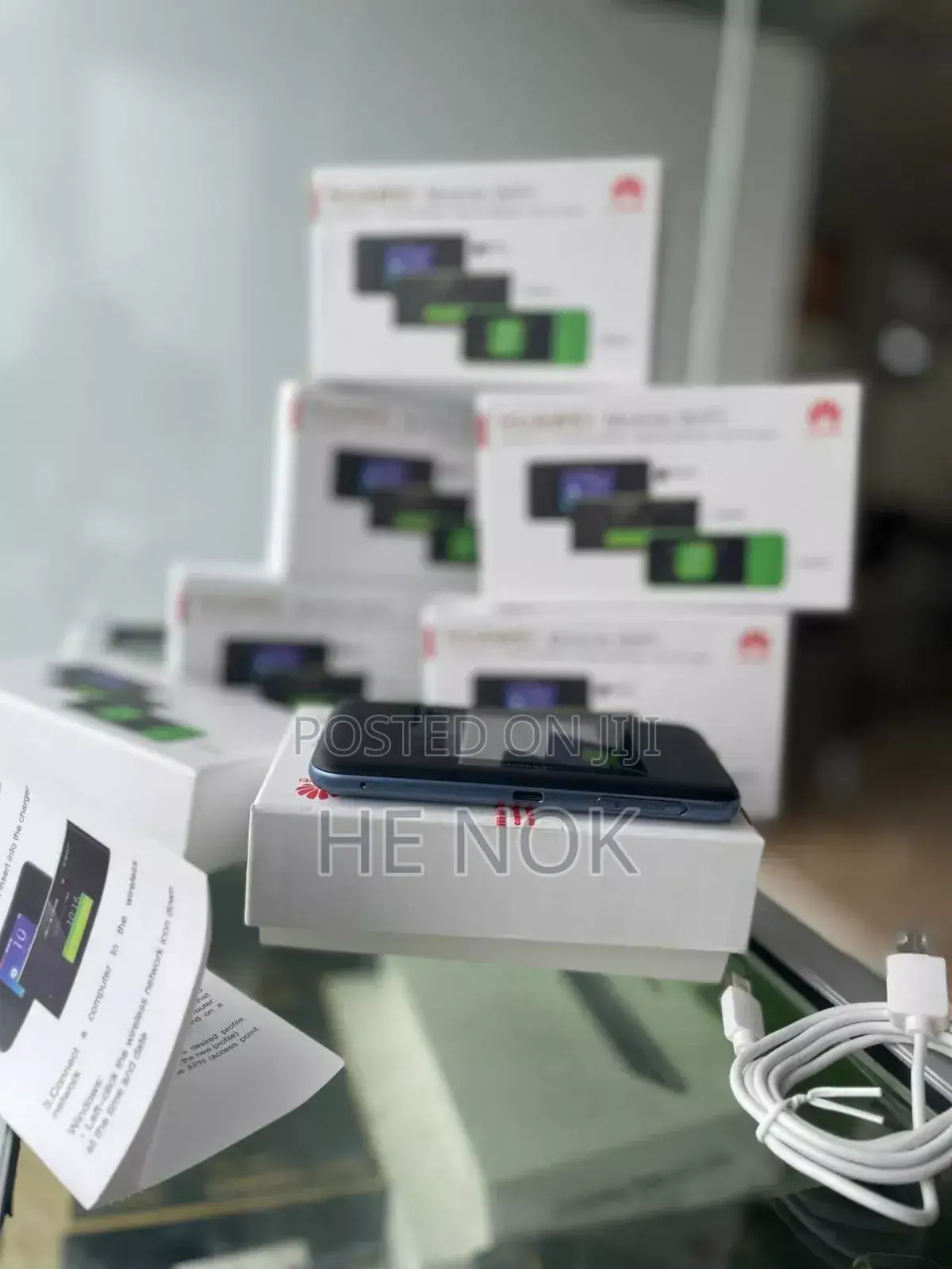 Huawei W06 Touch Screen Portable Wireless Router በጣም ፈጣን Router