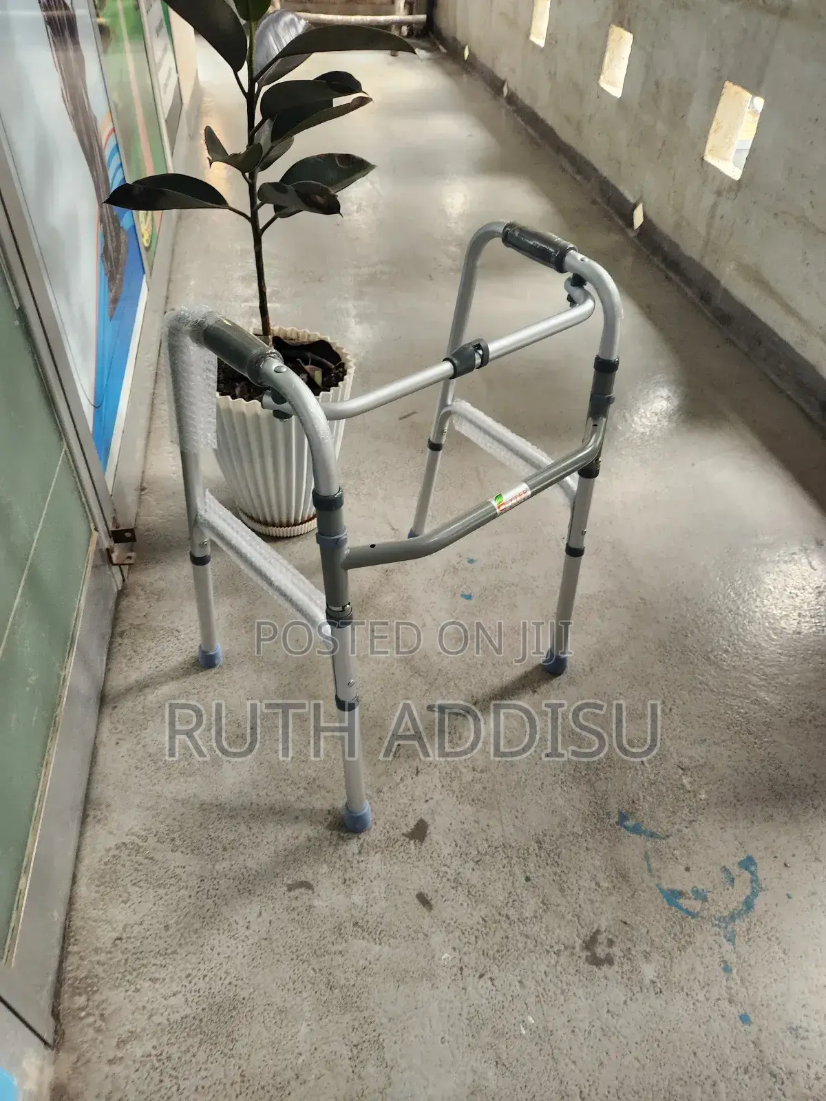 Almunium Adjustable Height Walker吞下walker元考walker见有walker Medical