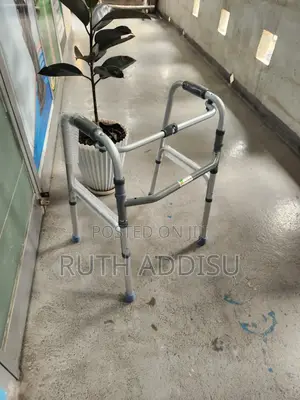 Almunium Adjustable Height Walker吞下walker元考walker见有walker Medical