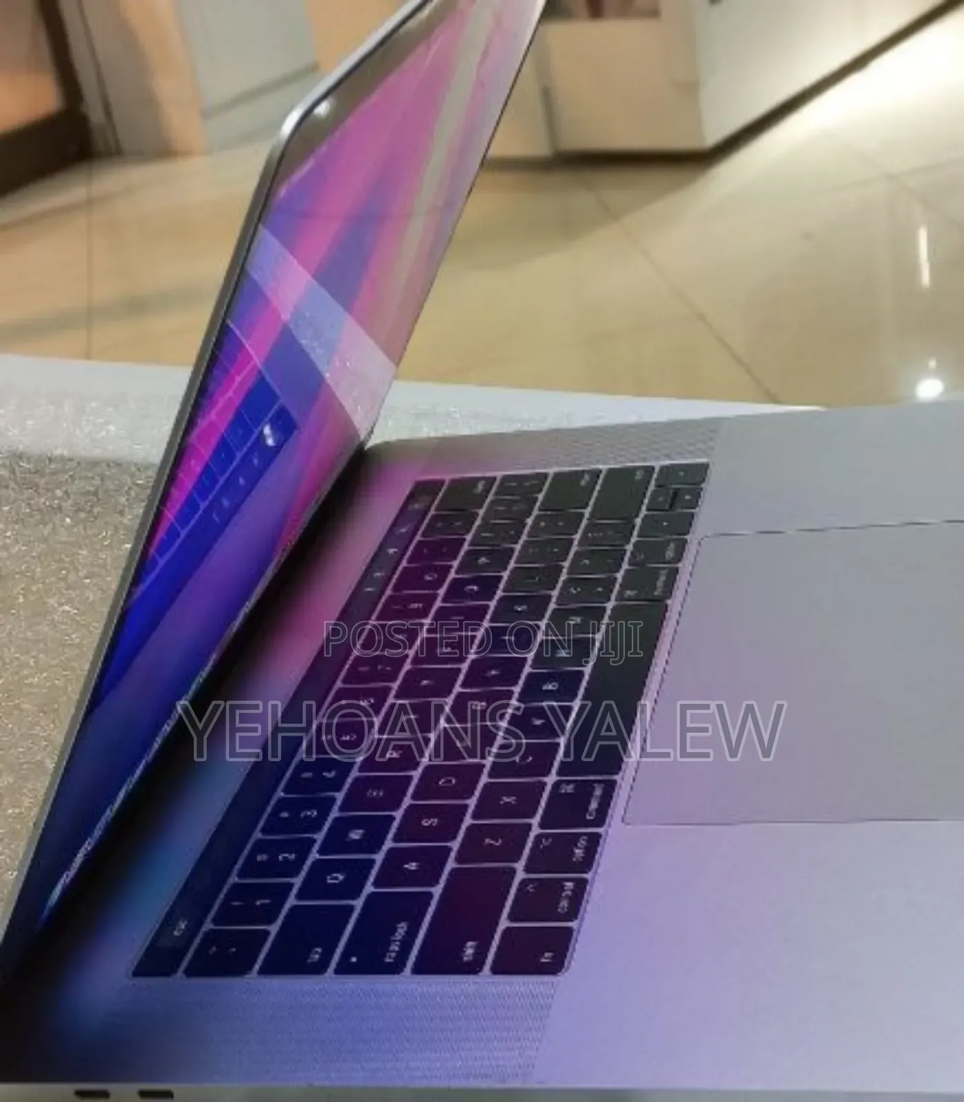 New Laptop Apple MacBook Pro 2017 16GB Intel Core i7 SSD 256GB