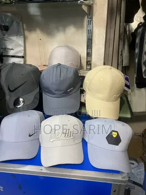 የሚያማምሩ ኮፍያ Hate