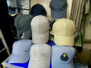 የሚያማምሩ ኮፍያ Hate