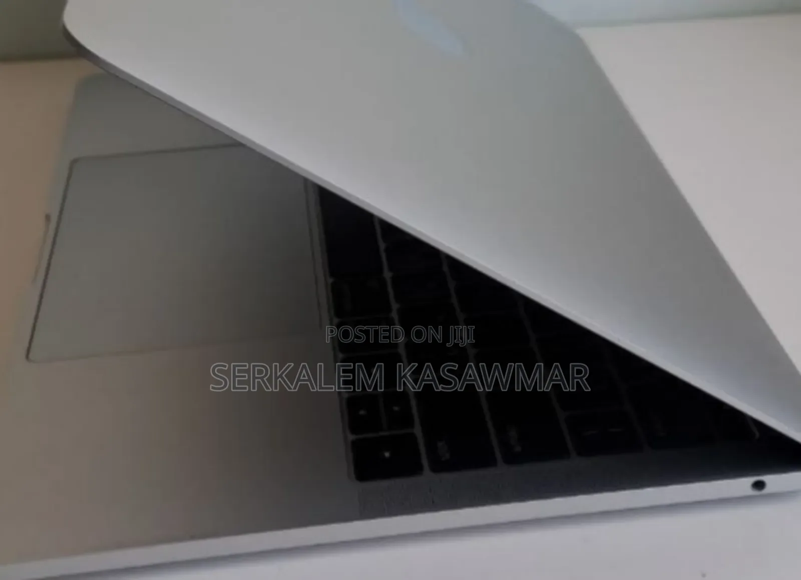 New Laptop Apple MacBook Pro 2017 8GB Intel Core I5 SSD 128GB