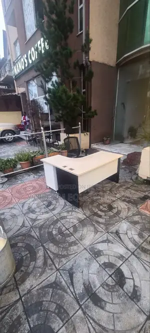 L-Shaped Executive Office Desk – Strong Spacious