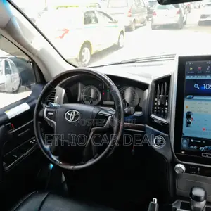 Toyota Land Cruiser 4.5 V8 GXR 2020 White