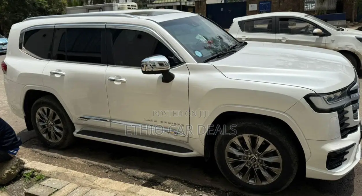 Toyota Land Cruiser 2023 White