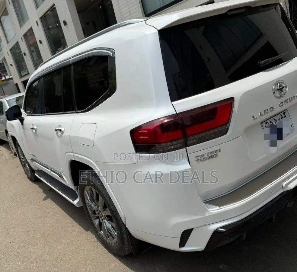 Toyota Land Cruiser 2023 White