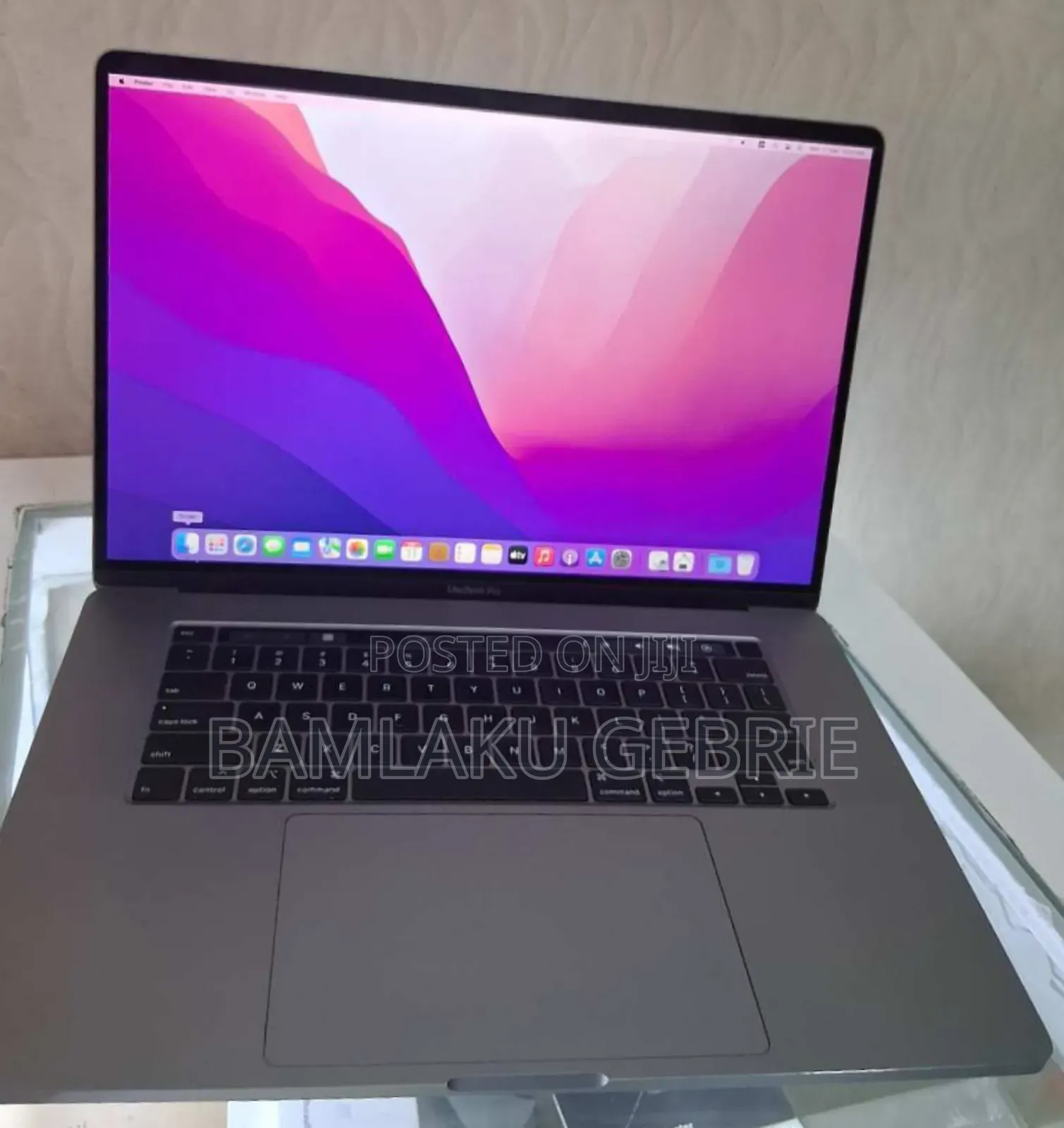 New Laptop Apple MacBook Pro 2019 16GB Intel Core I7 SSD 512GB