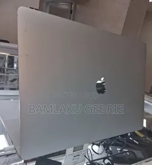 Photo - New Laptop Apple MacBook Pro 2019 16GB Intel Core I7 SSD 512GB