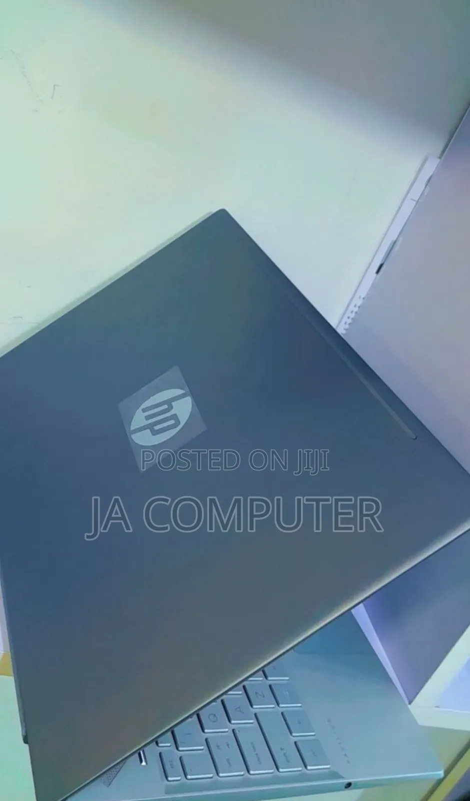 New Laptop HP Pavilion 15 8GB Intel Core I5 SSHD (Hybrid) 1.5T