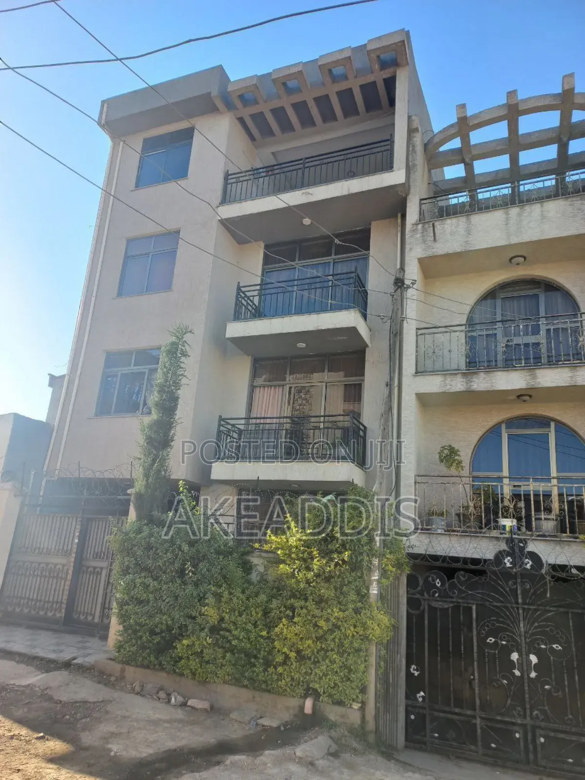 Furnished 5bdrm Townhouse/Terrace in Bole Ayat for sale