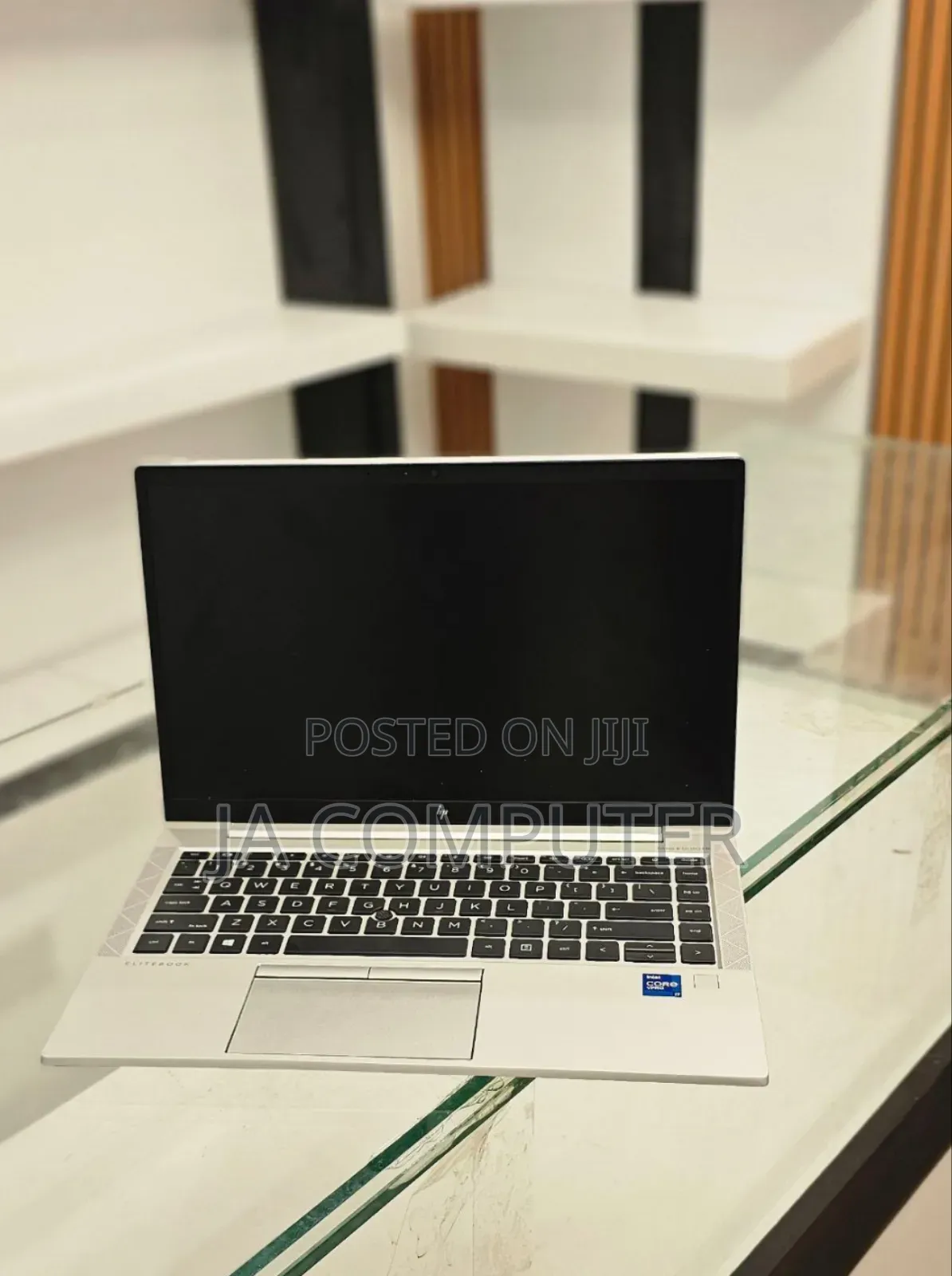 New Laptop HP EliteBook 840 G8 8GB Intel Core I7 SSD 512GB