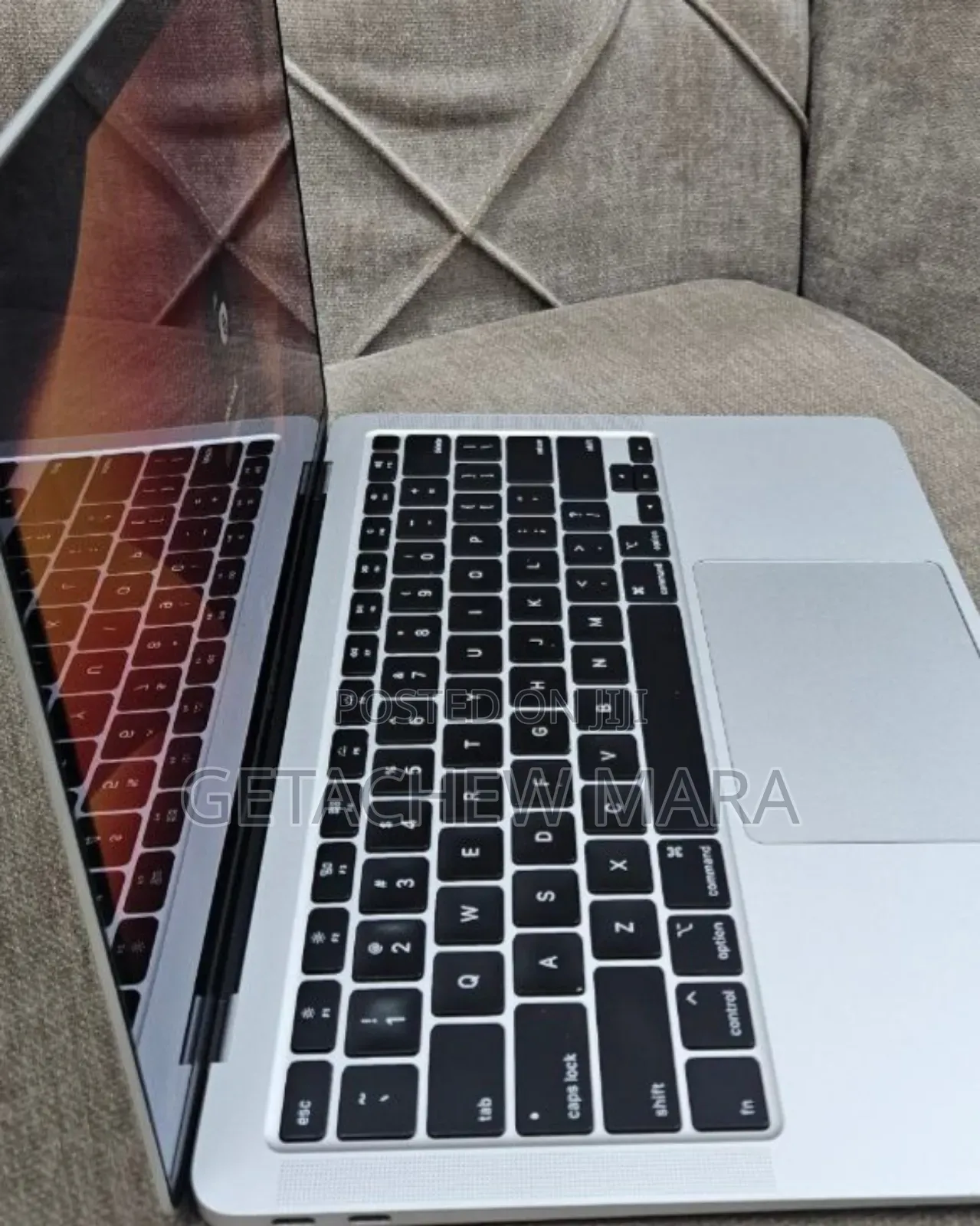 New Laptop Apple MacBook 2020 8GB Intel Core I5 SSD 512GB