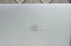 New Laptop Apple MacBook 2020 8GB Intel Core I5 SSD 512GB