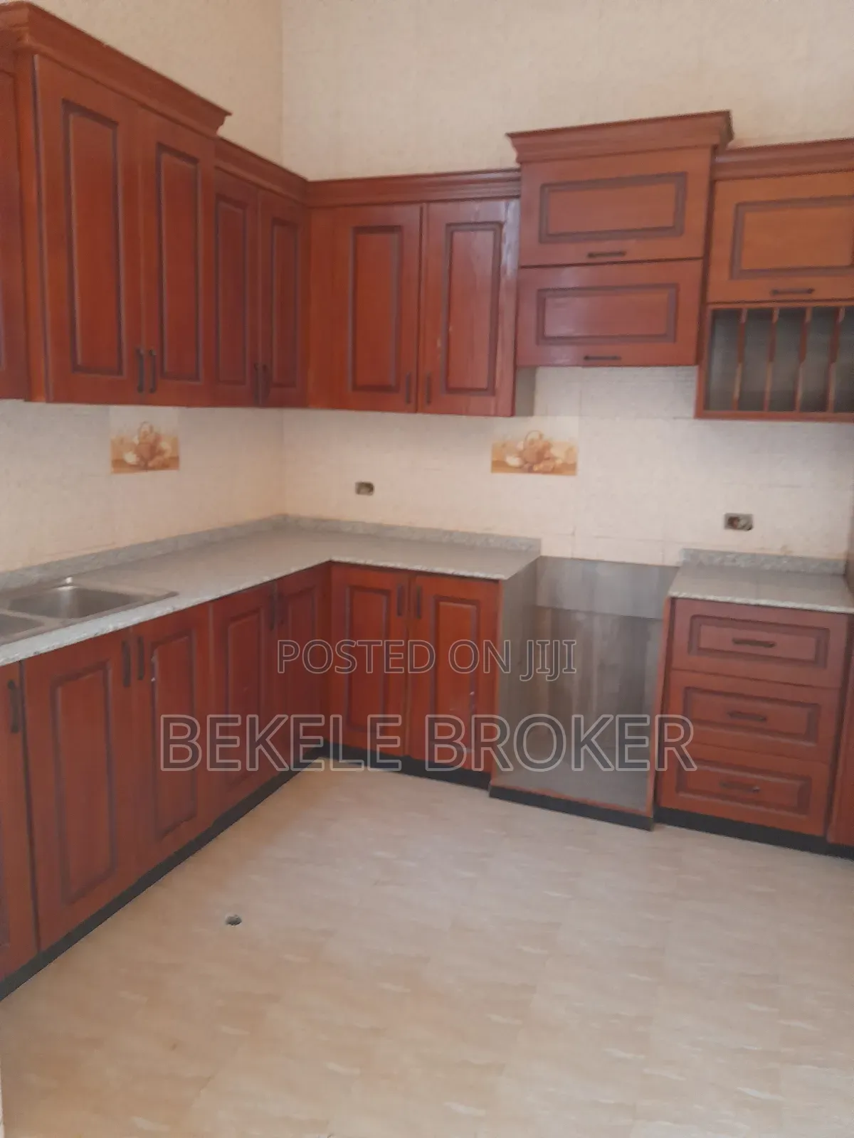 የመሸጥ ቪለ 15.2ሚሊዮን 200ከሬ