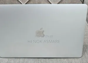 Photo - New Laptop Apple MacBook 2020 8GB Intel Core I5 SSD 512GB