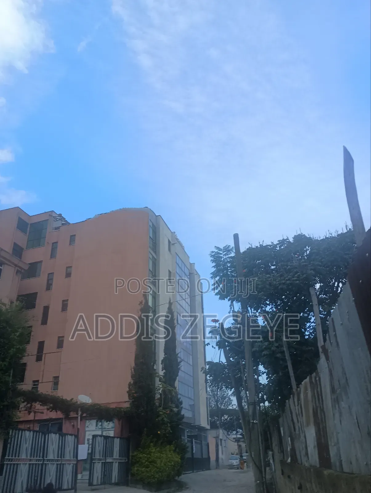 3bdrm Apartment in Private, Akaky Kaliti for rent