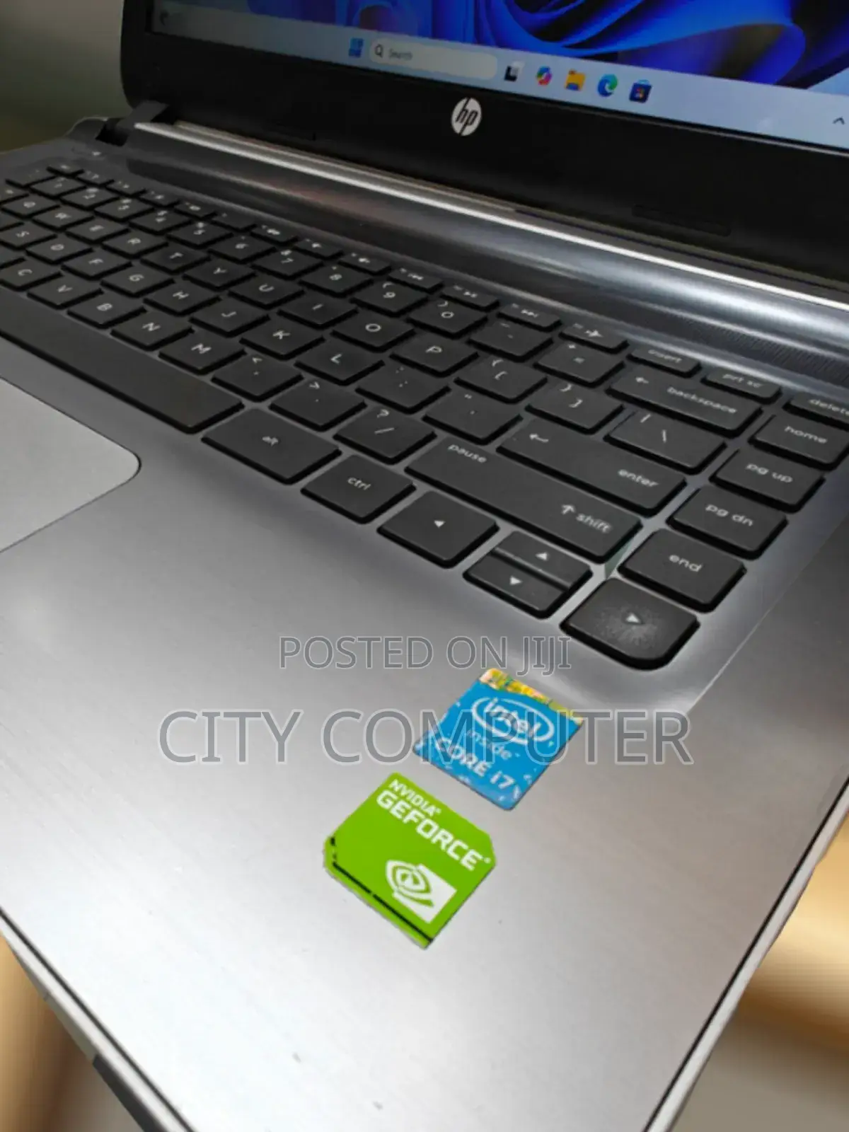 New Laptop HP Pavilion 10 8GB Intel Core I7 SSD 256GB