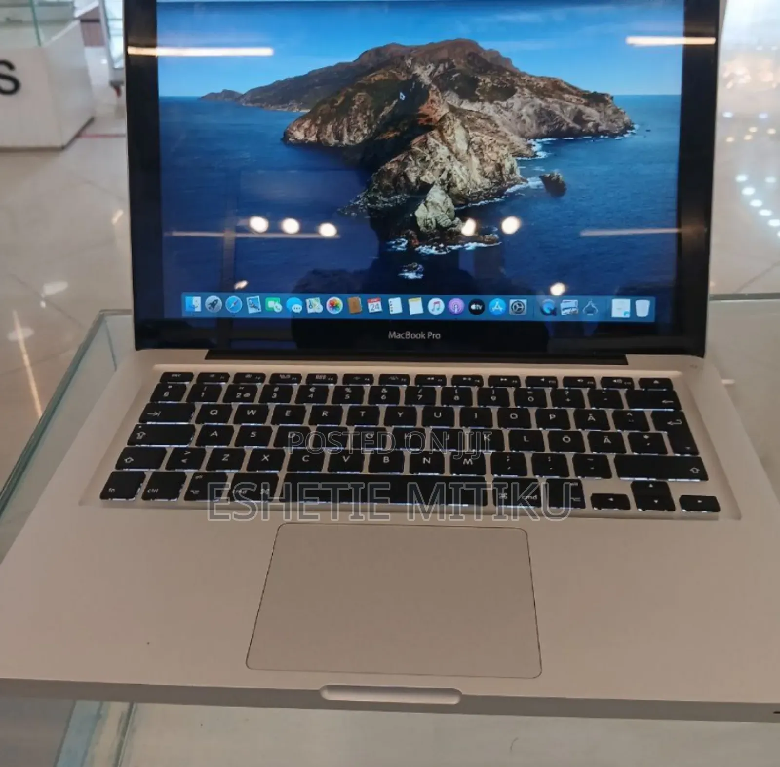 New Laptop Apple MacBook Pro 2012 8GB Intel Core I5 SSD 256GB