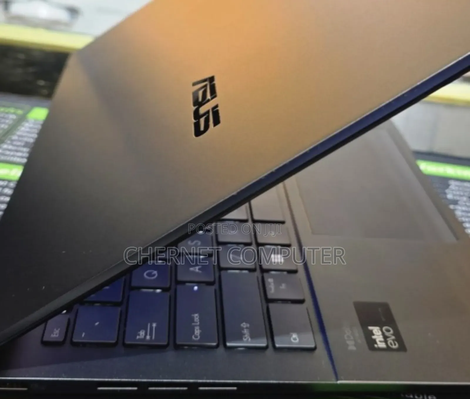 New Laptop Asus ZenBook 13 UX331UN 8GB Intel Core Ultra 5 SSD 512GB