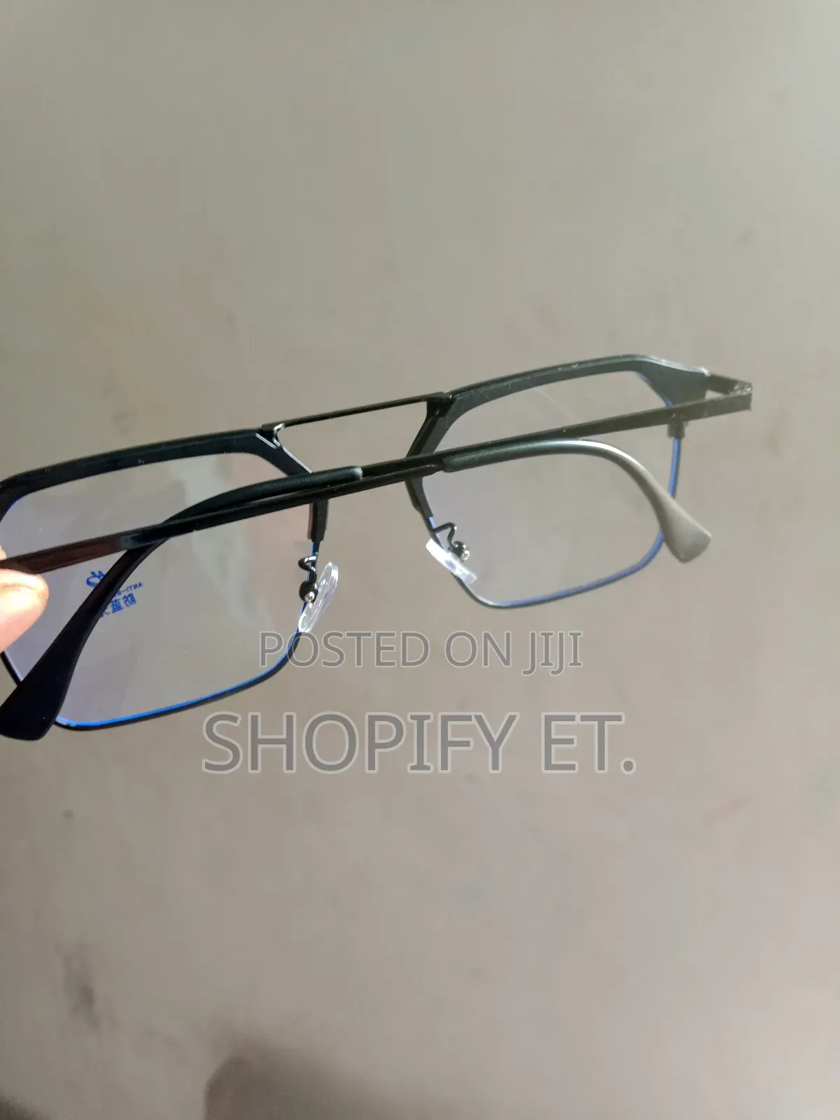 Blue Cut Glass (Metalic Frame)