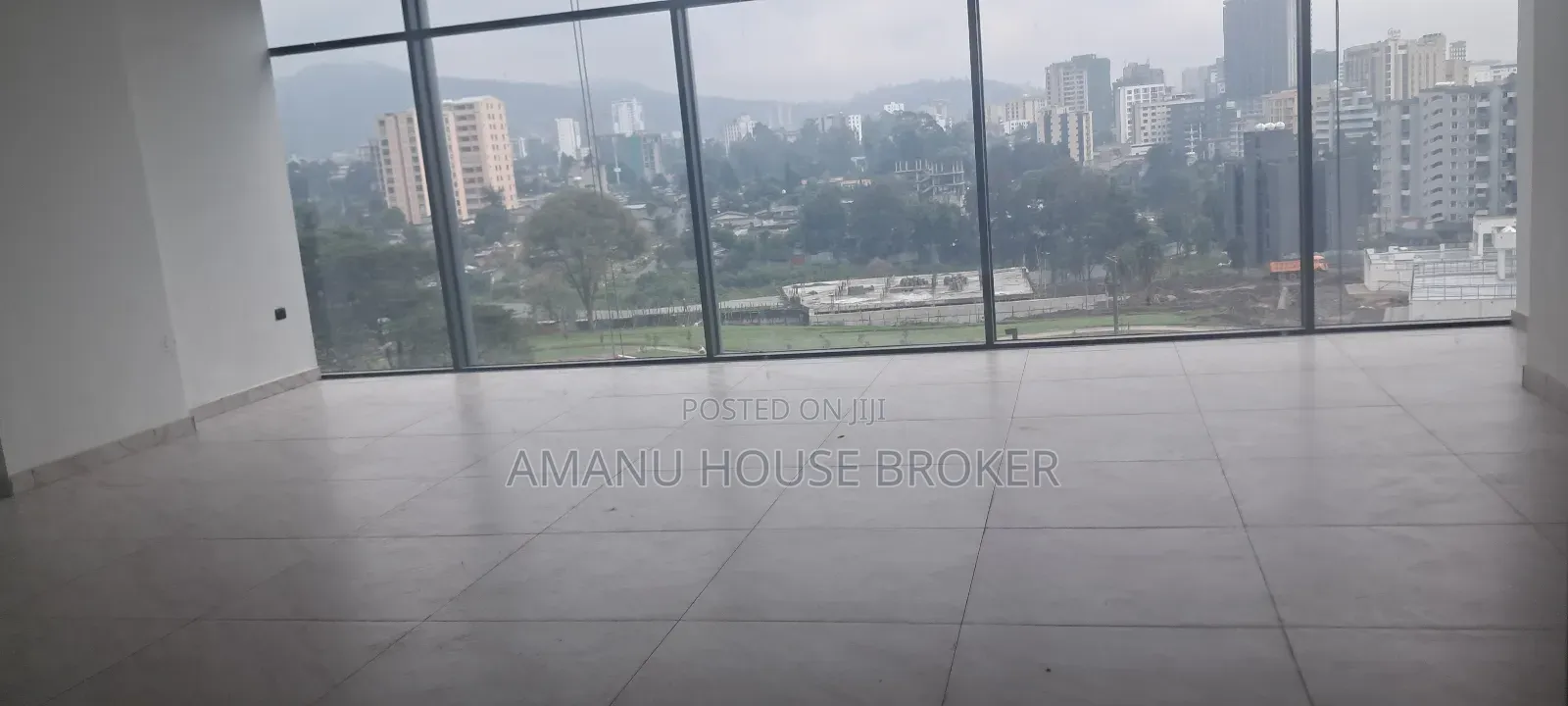 አስቸኳይ የሚከራይ ለካፌ የሚሆን 125sqm ካሳንቺስ አከባቢ