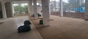 አስቸኳይ የሚከራይ ለካፌ የሚሆን 125sqm ካሳንቺስ አከባቢ