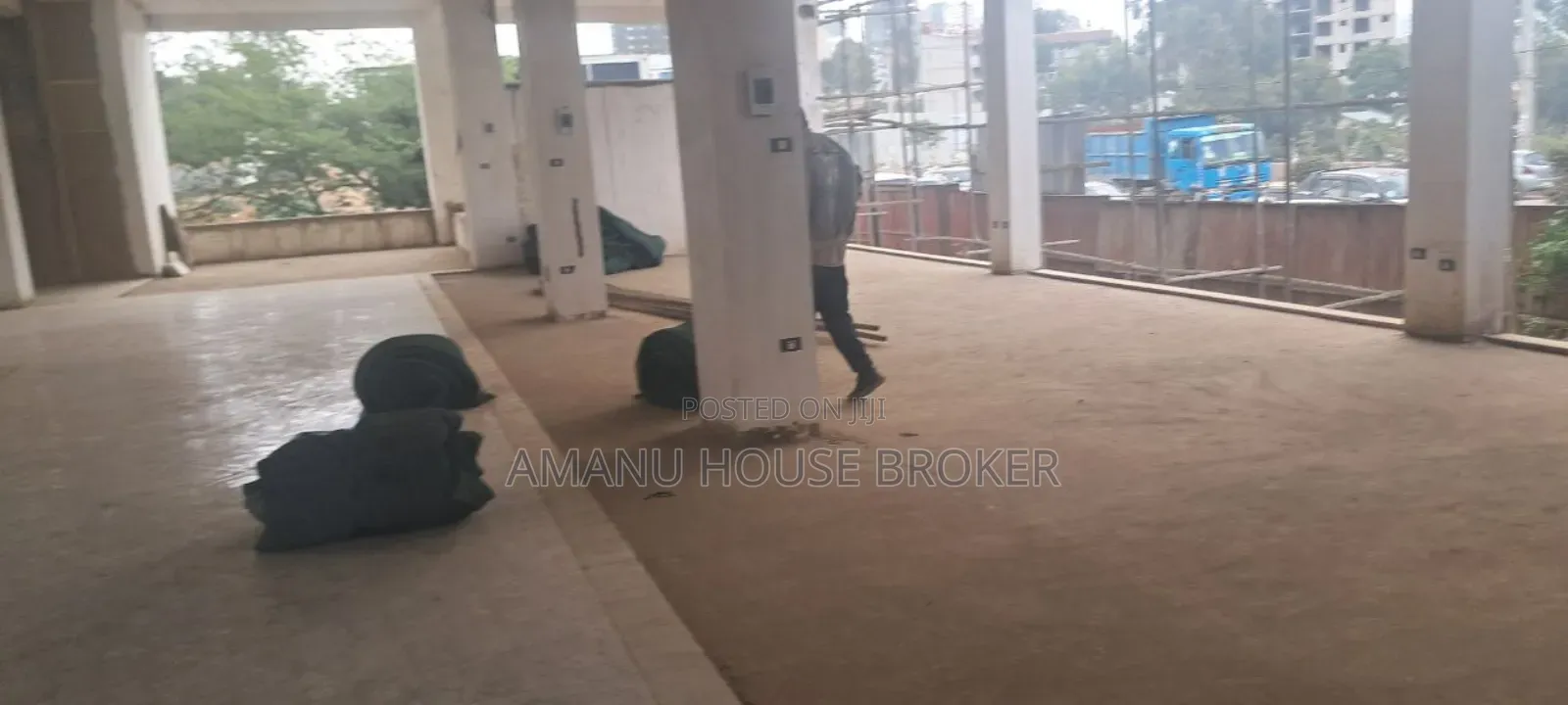 አስቸኳይ የሚከራይ ለካፌ የሚሆን 125sqm ካሳንቺስ አከባቢ