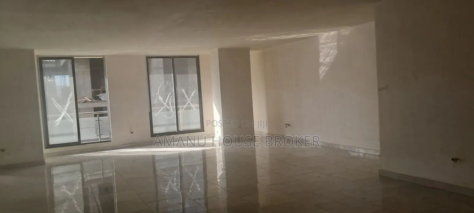 አስቸኳይ የሚከራይ ለካፌ የሚሆን 125sqm ካሳንቺስ አከባቢ