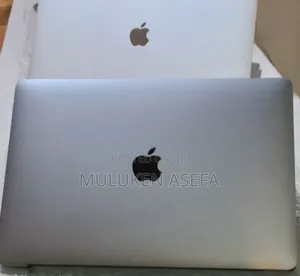 New Laptop Apple MacBook Pro 2017 16GB Intel Core I7 SSD 256GB