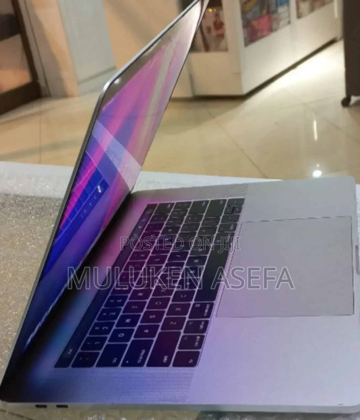 New Laptop Apple MacBook Pro 2017 16GB Intel Core I7 SSD 256GB