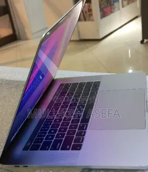New Laptop Apple MacBook Pro 2017 16GB Intel Core I7 SSD 256GB