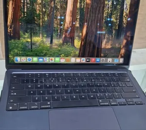 New Laptop Apple MacBook Air 2022 M2 8GB SSD 256GB