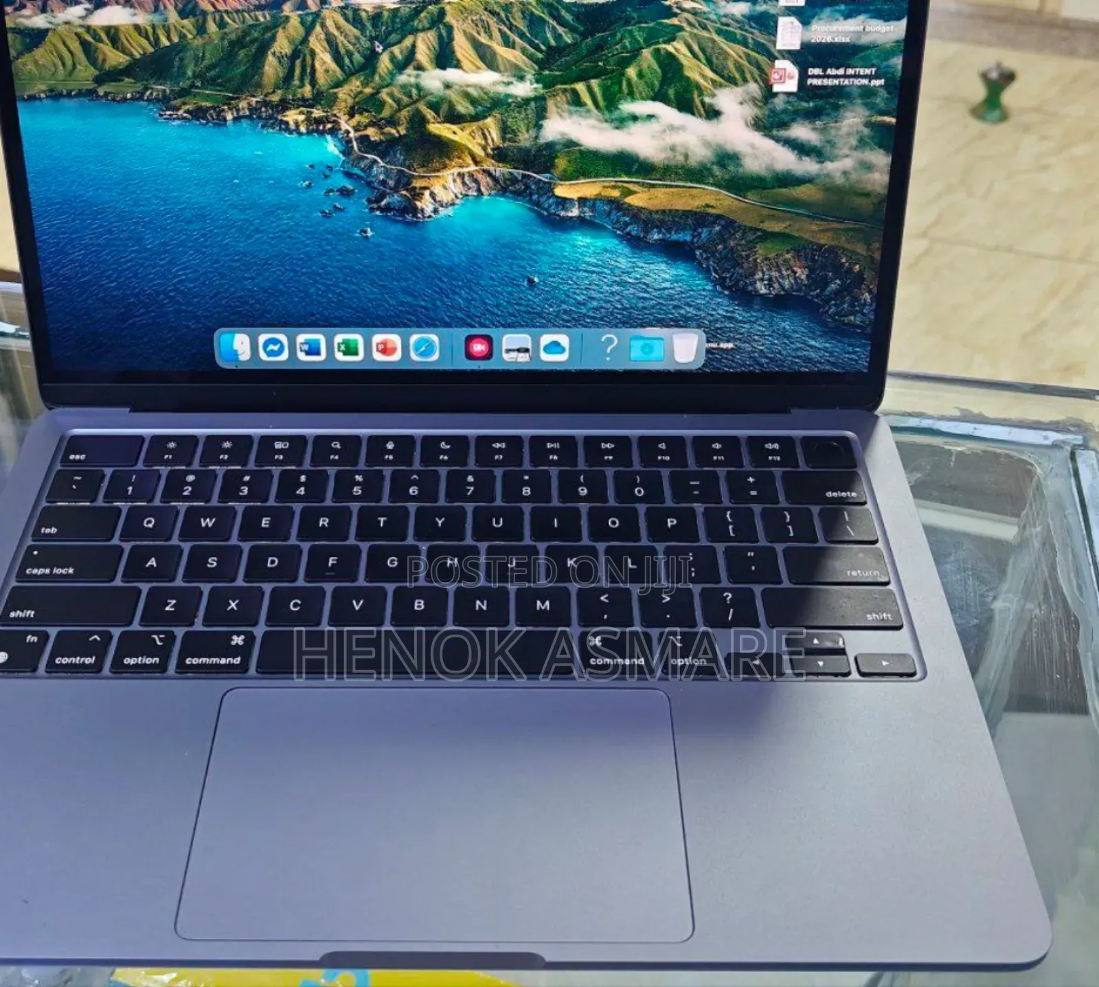 New Laptop Apple MacBook 2020 8GB Apple M2 Ultra SSD 512GB