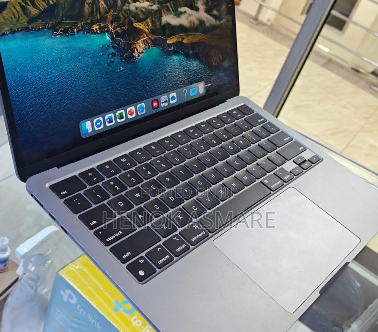 New Laptop Apple MacBook 2020 8GB Apple M2 Ultra SSD 512GB