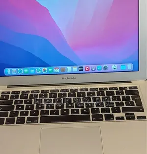 New Laptop Apple MacBook Pro 2017 8GB Intel Core I5 SSD 128GB