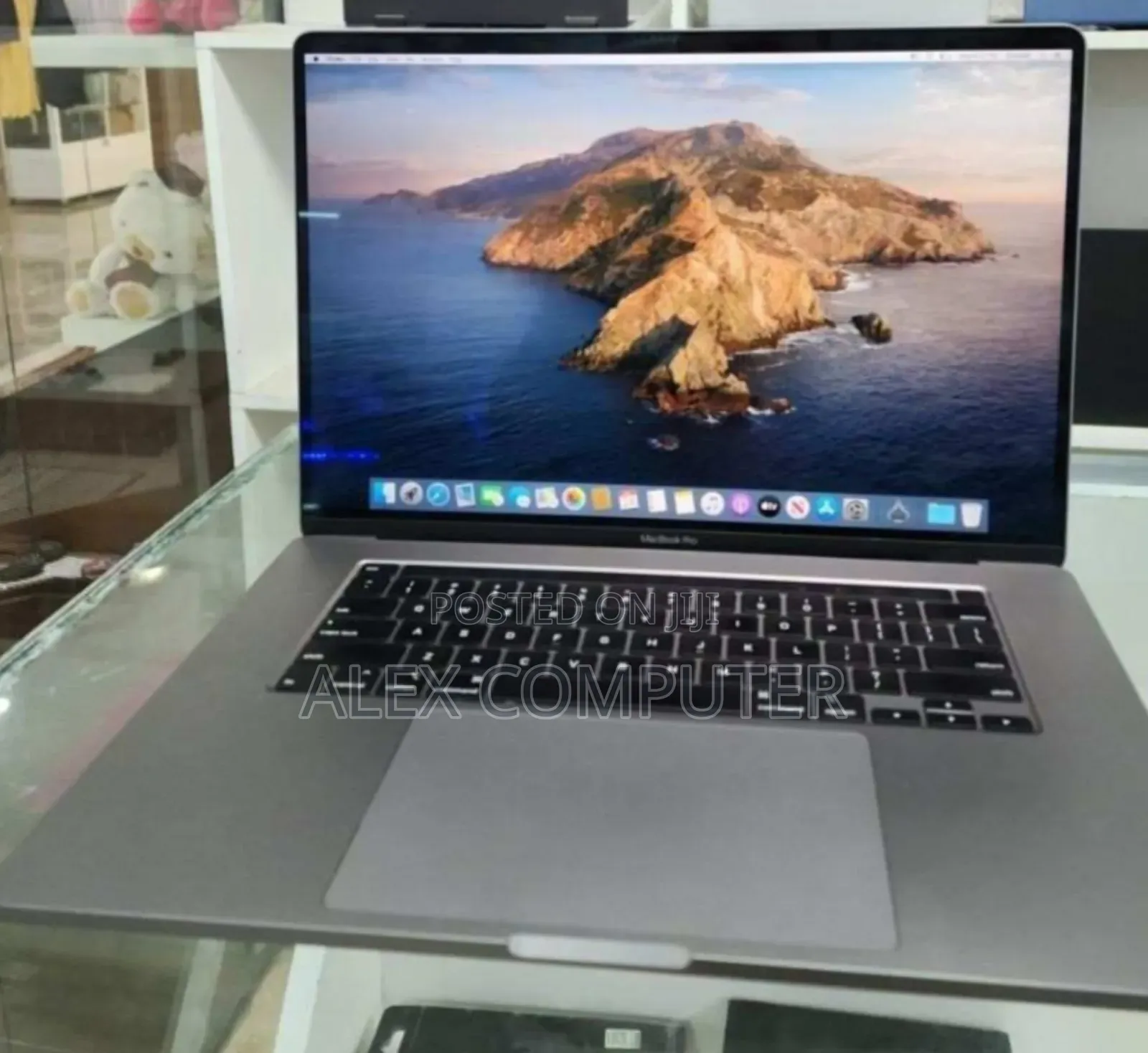 New Laptop Apple MacBook Pro 2019 32GB Intel Core I9 SSD 512GB