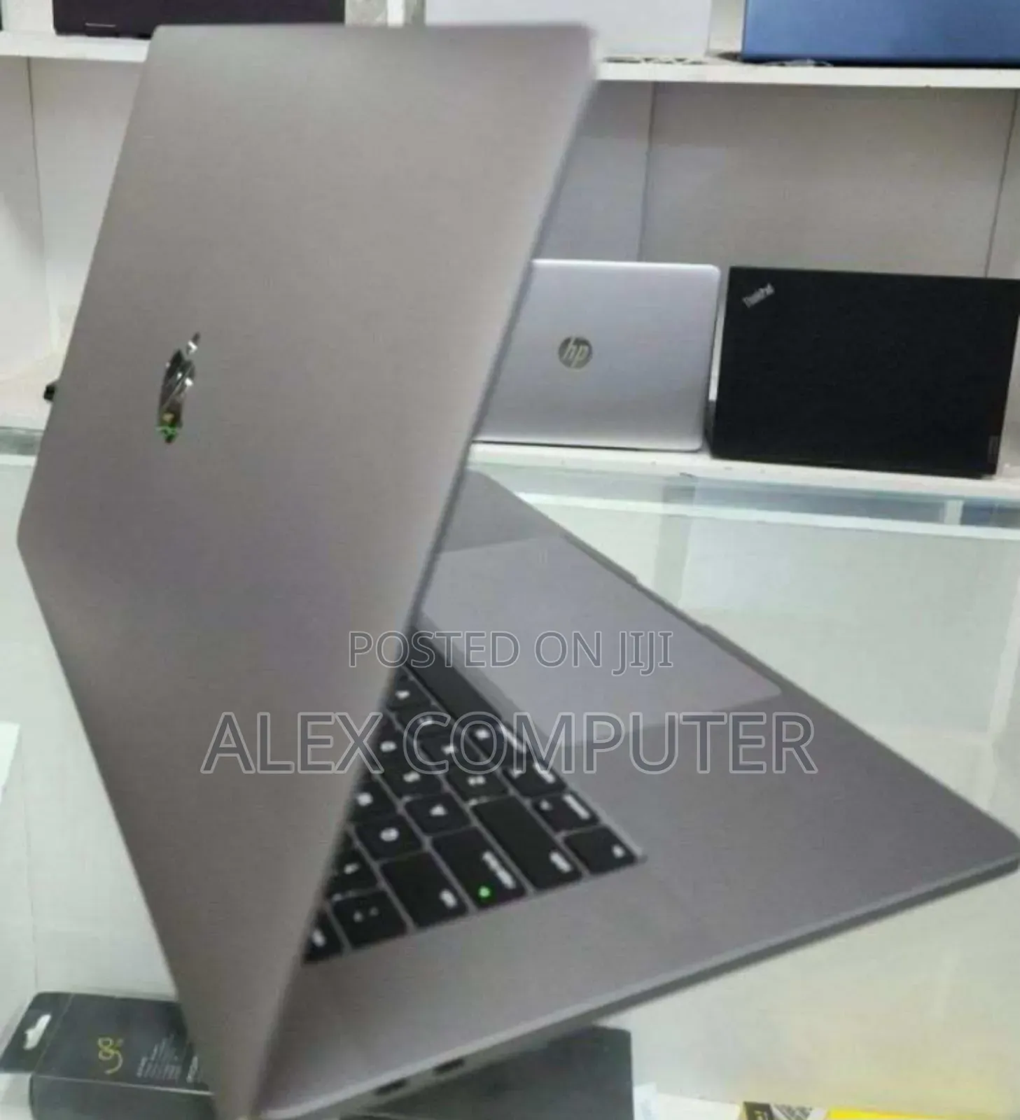 New Laptop Apple MacBook Pro 2019 32GB Intel Core I9 SSD 512GB