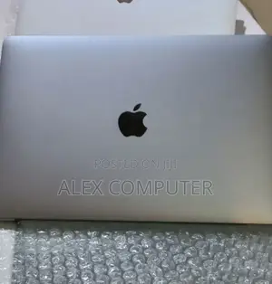 New Laptop Apple MacBook Pro 2017 16GB Intel Core I7 SSD 256GB