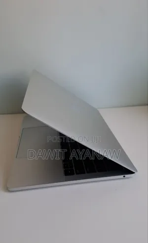 New Laptop Apple MacBook Pro 2017 8GB Intel Core I5 SSD 128GB