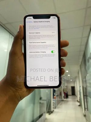 Apple iPhone 11 64 GB Red