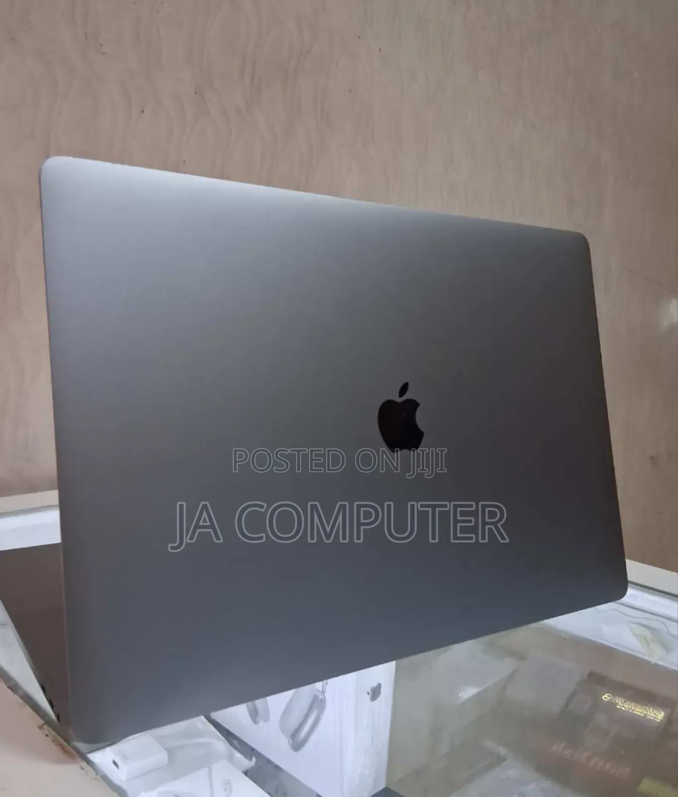 New Laptop Apple MacBook Pro 2019 32GB Intel Core I9 SSD 1T