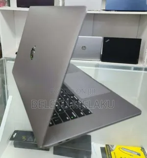 Photo - New Laptop Apple MacBook Pro 2019 32GB Intel Core I9 SSD 512GB