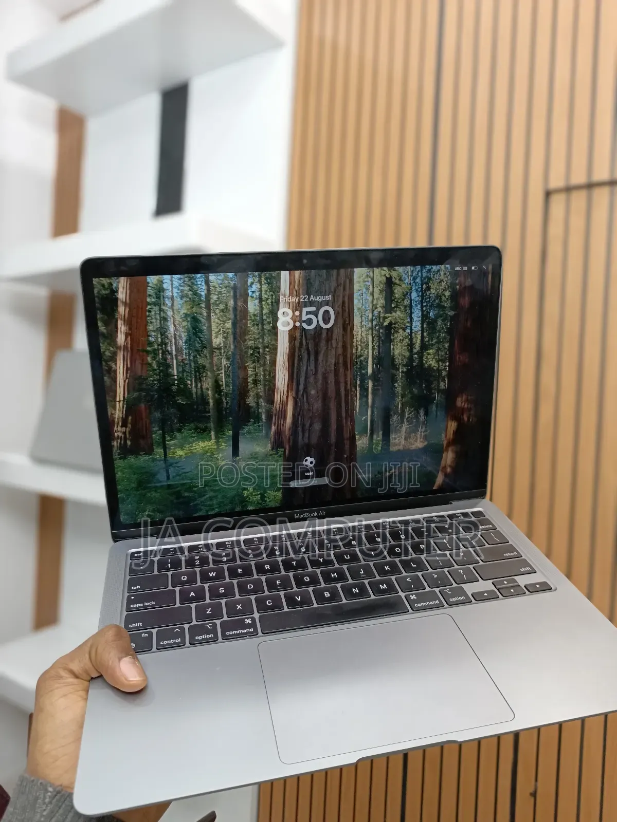 New Laptop Apple MacBook Air 2020 M1 8GB Apple M1 SSD 256GB