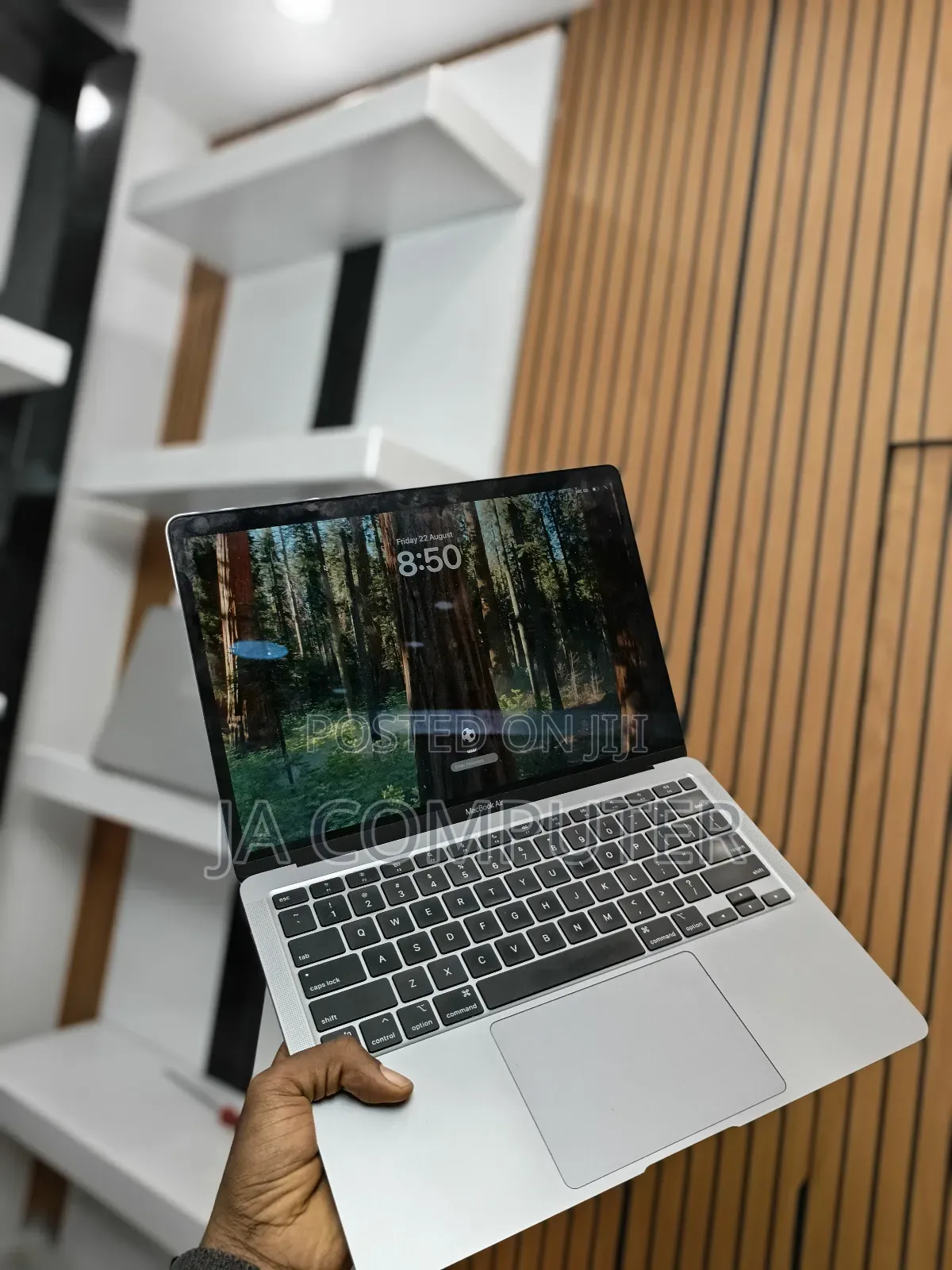 New Laptop Apple MacBook Air 2020 M1 8GB Apple M1 SSD 256GB